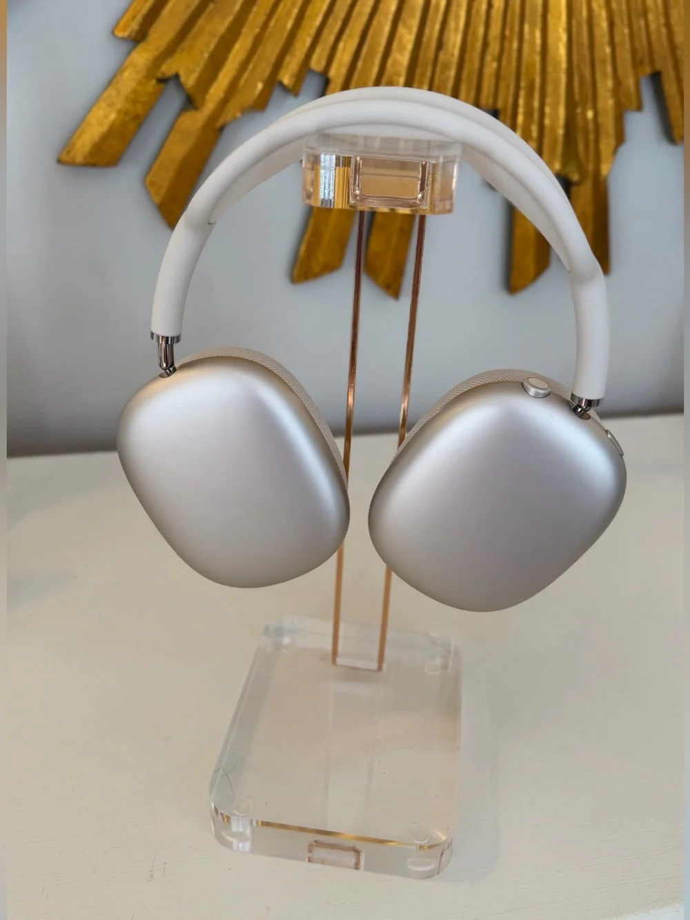 Apple AirPod Max 2 in Starlight